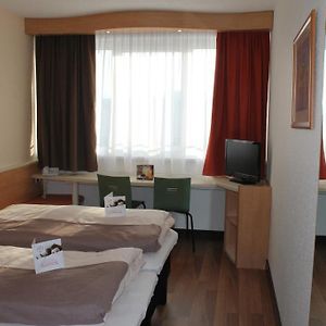 Standard Zimmer mit zwei Einzelbetten